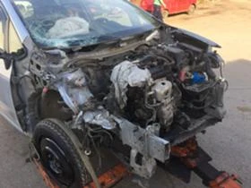 Toyota Auris 1.3i, снимка 10