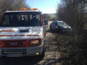 Toyota Auris 1.3i, снимка 3