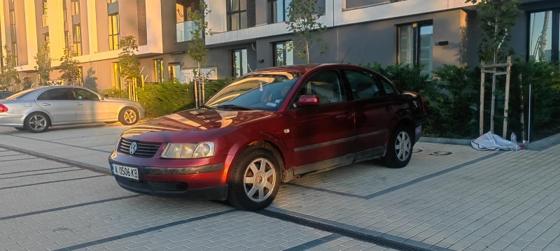 VW Passat 2.3.  V5, снимка 2 - Автомобили и джипове - 48085251