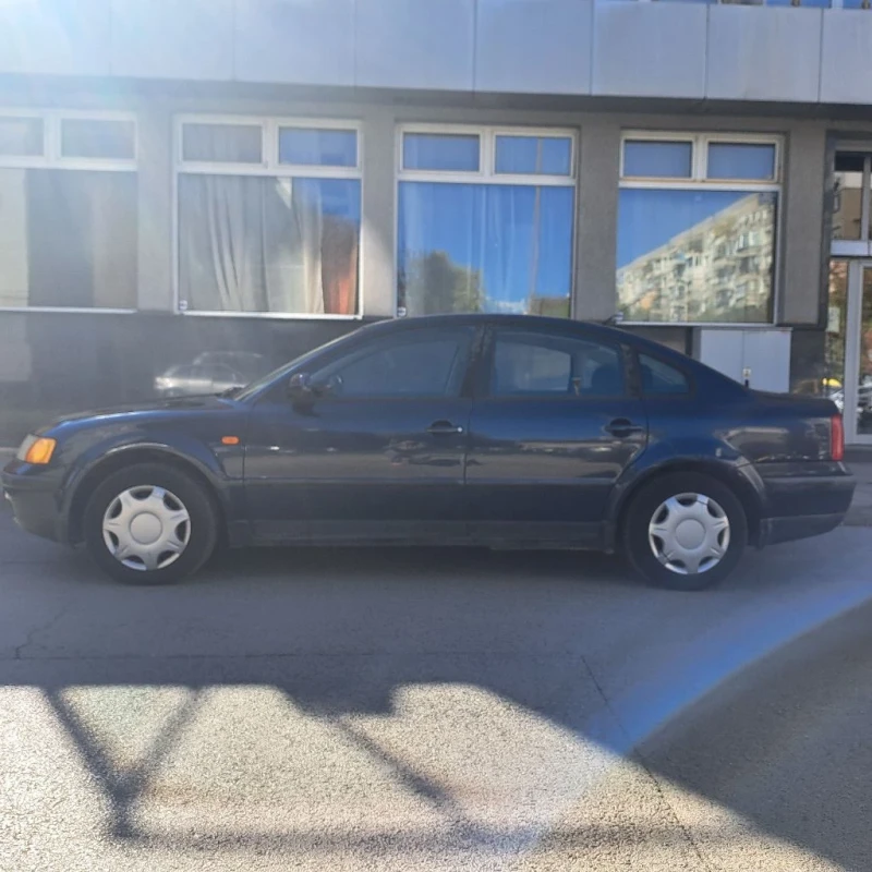 VW Passat 1.8 газ , снимка 1 - Автомобили и джипове - 48277758