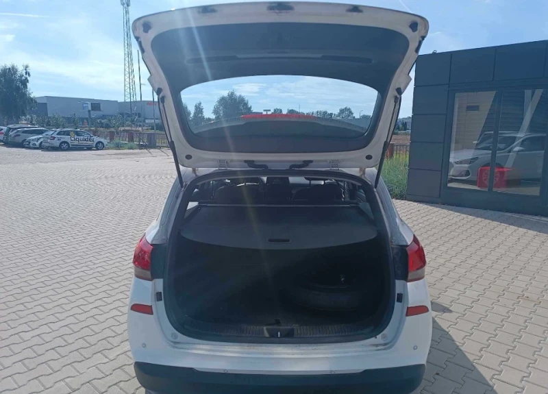 Hyundai I30 1, 4 LPG, снимка 4 - Автомобили и джипове - 49441240