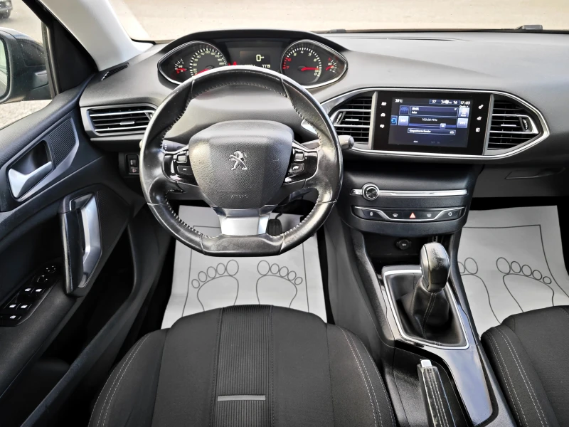 Peugeot 308 1, 2 129000км. , снимка 9 - Автомобили и джипове - 51351504