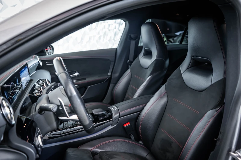 Mercedes-Benz CLA 35 AMG 4M Coupe* NightP* Alcantara, снимка 13 - Автомобили и джипове - 52197689