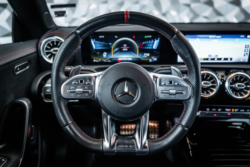 Mercedes-Benz CLA 35 AMG 4M Coupe* NightP* Alcantara, снимка 12 - Автомобили и джипове - 52197689