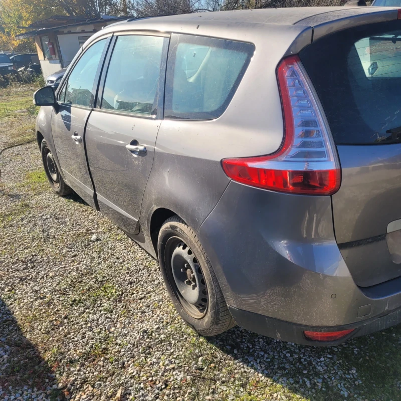 Renault Scenic 1.4i/7места, снимка 6 - Автомобили и джипове - 52429604