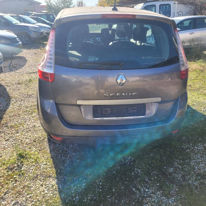 Renault Scenic 1.4i/7места, снимка 5 - Автомобили и джипове - 52429604