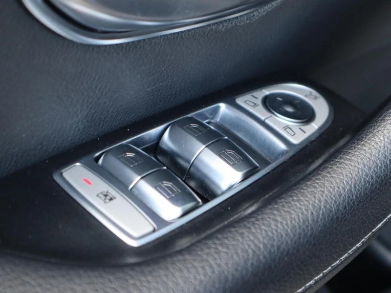 Mercedes-Benz E 300 e 4Matic AMG Line, снимка 6 - Автомобили и джипове - 52875333