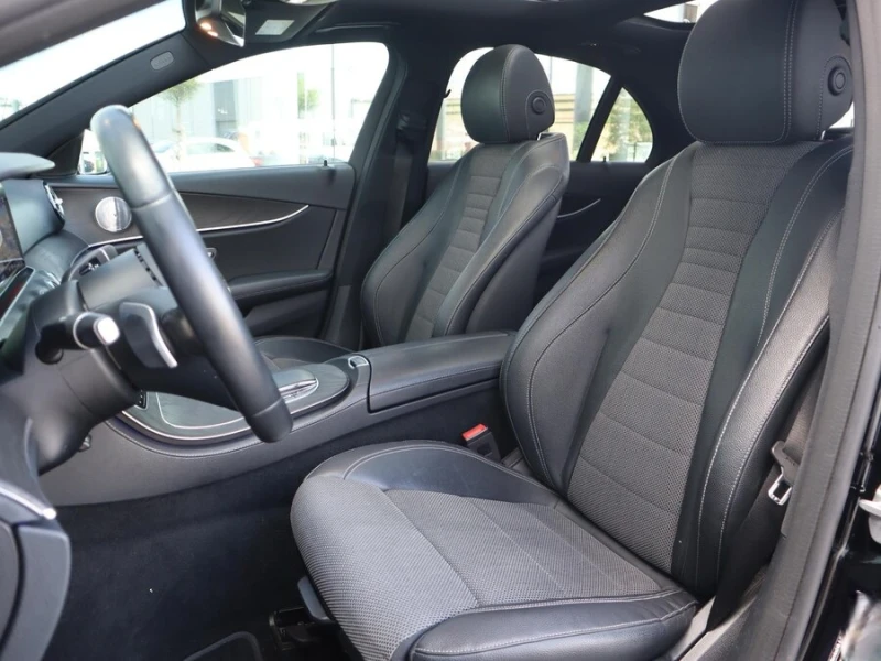Mercedes-Benz E 300 e 4Matic AMG Line, снимка 4 - Автомобили и джипове - 52875333