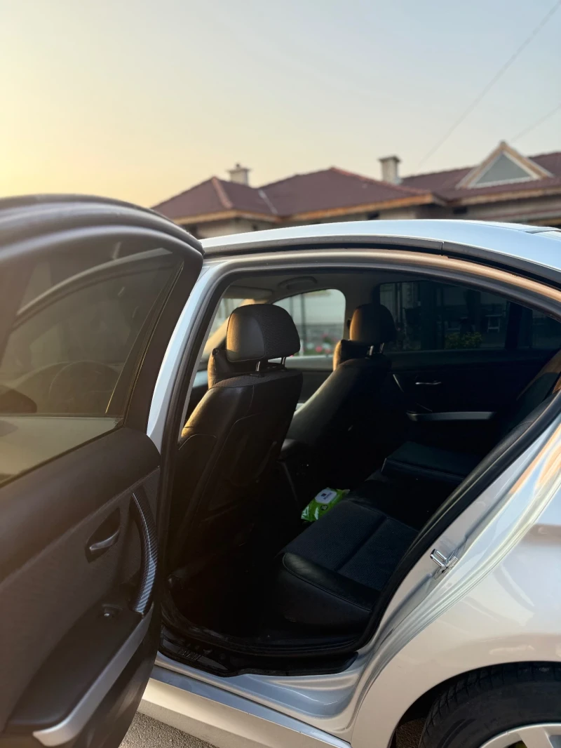 BMW 320, снимка 10 - Автомобили и джипове - 52931573