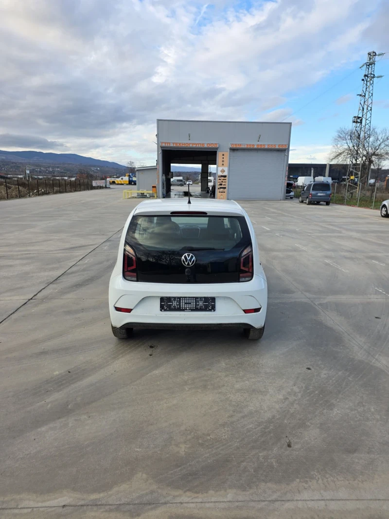 VW Up, снимка 4 - Автомобили и джипове - 53444993