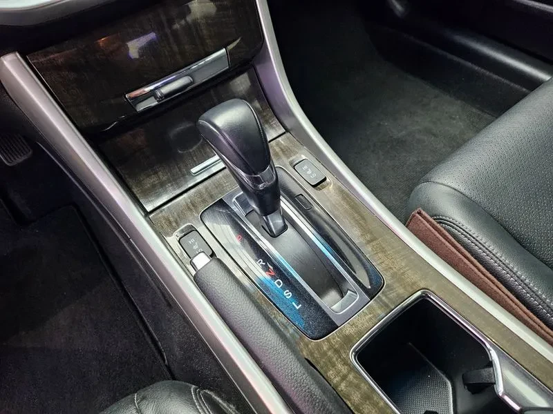 Honda Accord 2.4 9Th Generation, снимка 16 - Автомобили и джипове - 55841306