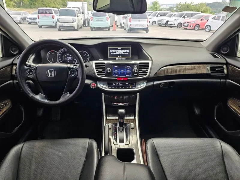 Honda Accord 2.4 9Th Generation, снимка 12 - Автомобили и джипове - 55841306
