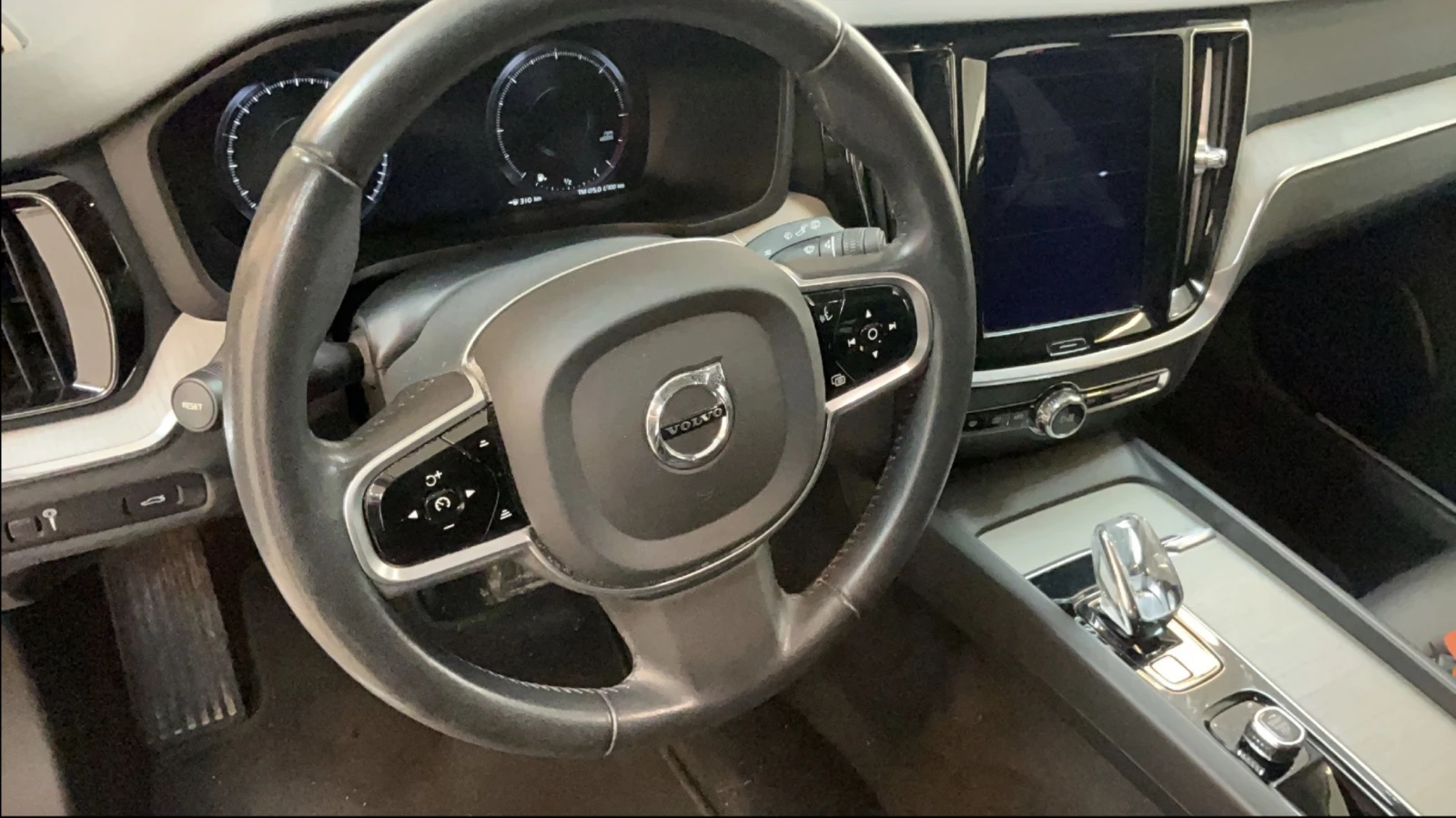 Volvo V60 Inscription B4 MHEV - изображение 7