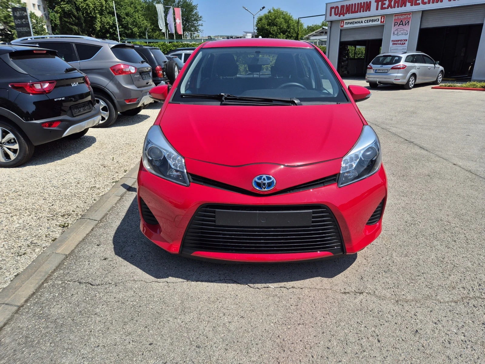 Toyota Yaris 1.5HYBRID - изображение 2