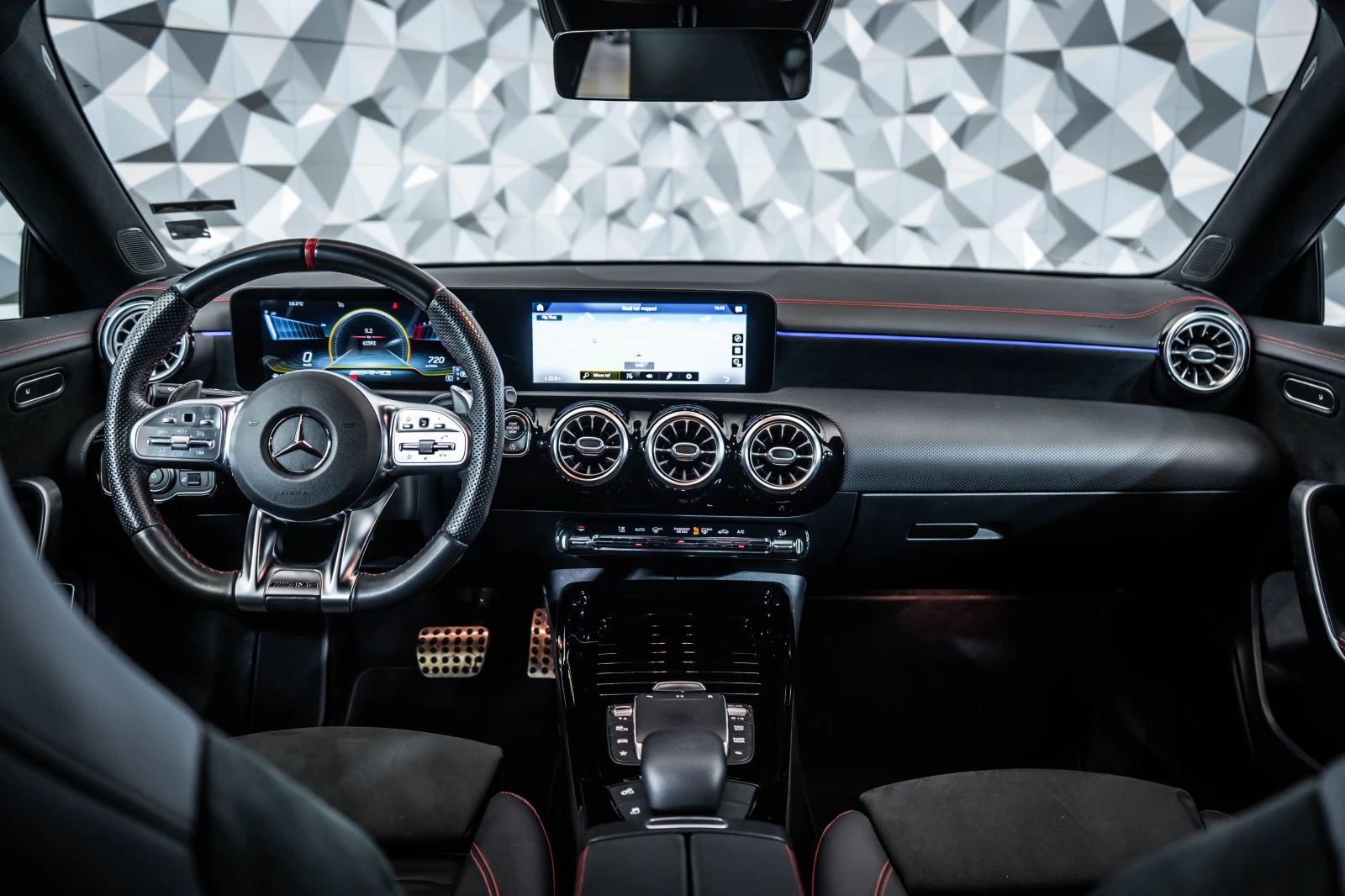 Mercedes-Benz CLA 35 AMG 4M Coupe* NightP* Alcantara | Mobile.bg   11