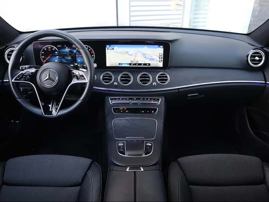 Mercedes-Benz E 300 e 4Matic AMG Line - изображение 5