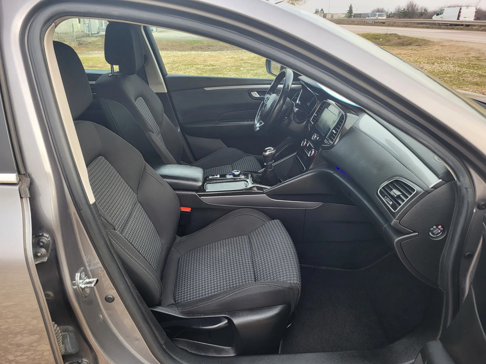 Renault Talisman 1.6DCi SPORTER, снимка 13 - Автомобили и джипове - 53718103