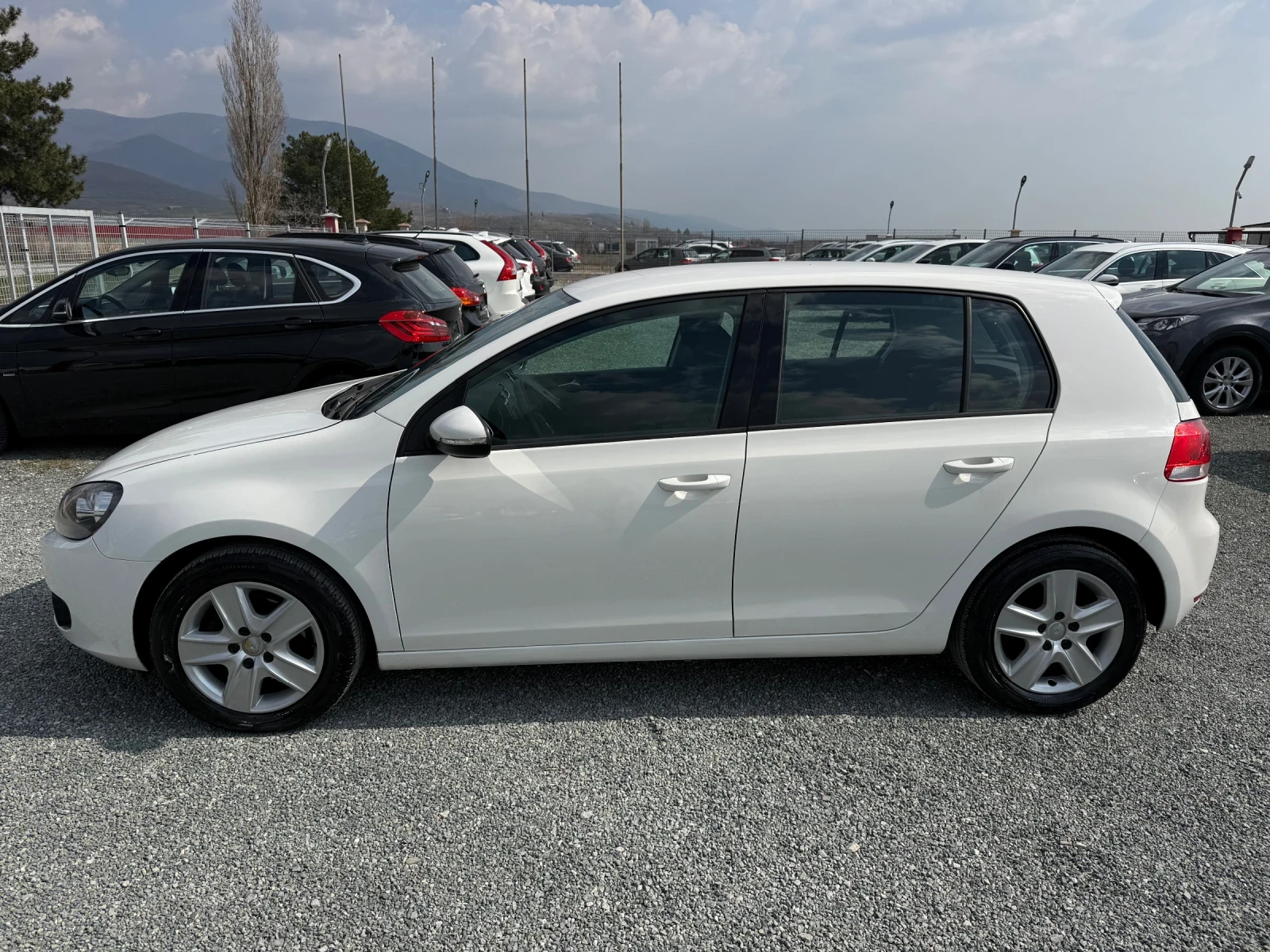 VW Golf (KATO НОВА), снимка 10 - Автомобили и джипове - 53736143