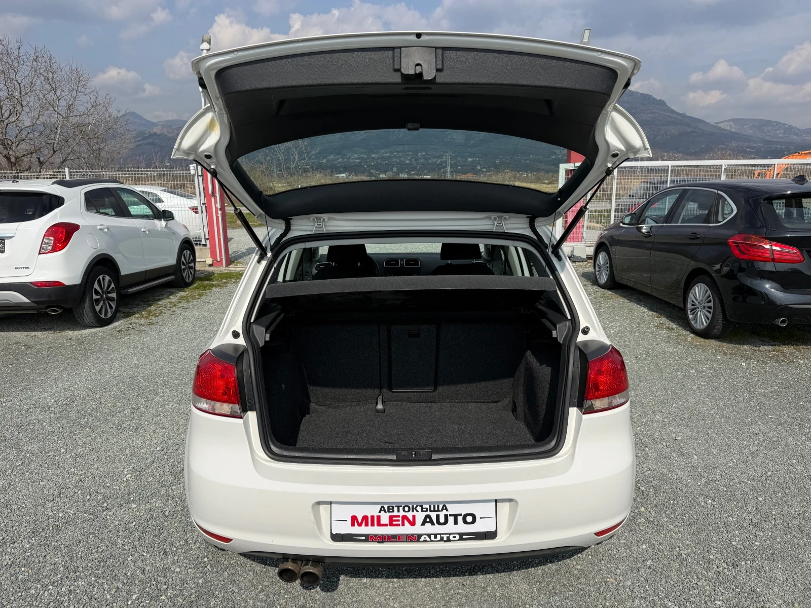 VW Golf (KATO НОВА), снимка 13 - Автомобили и джипове - 53736143