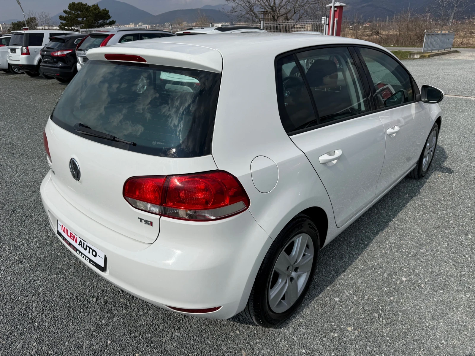 VW Golf (KATO НОВА), снимка 6 - Автомобили и джипове - 53736143