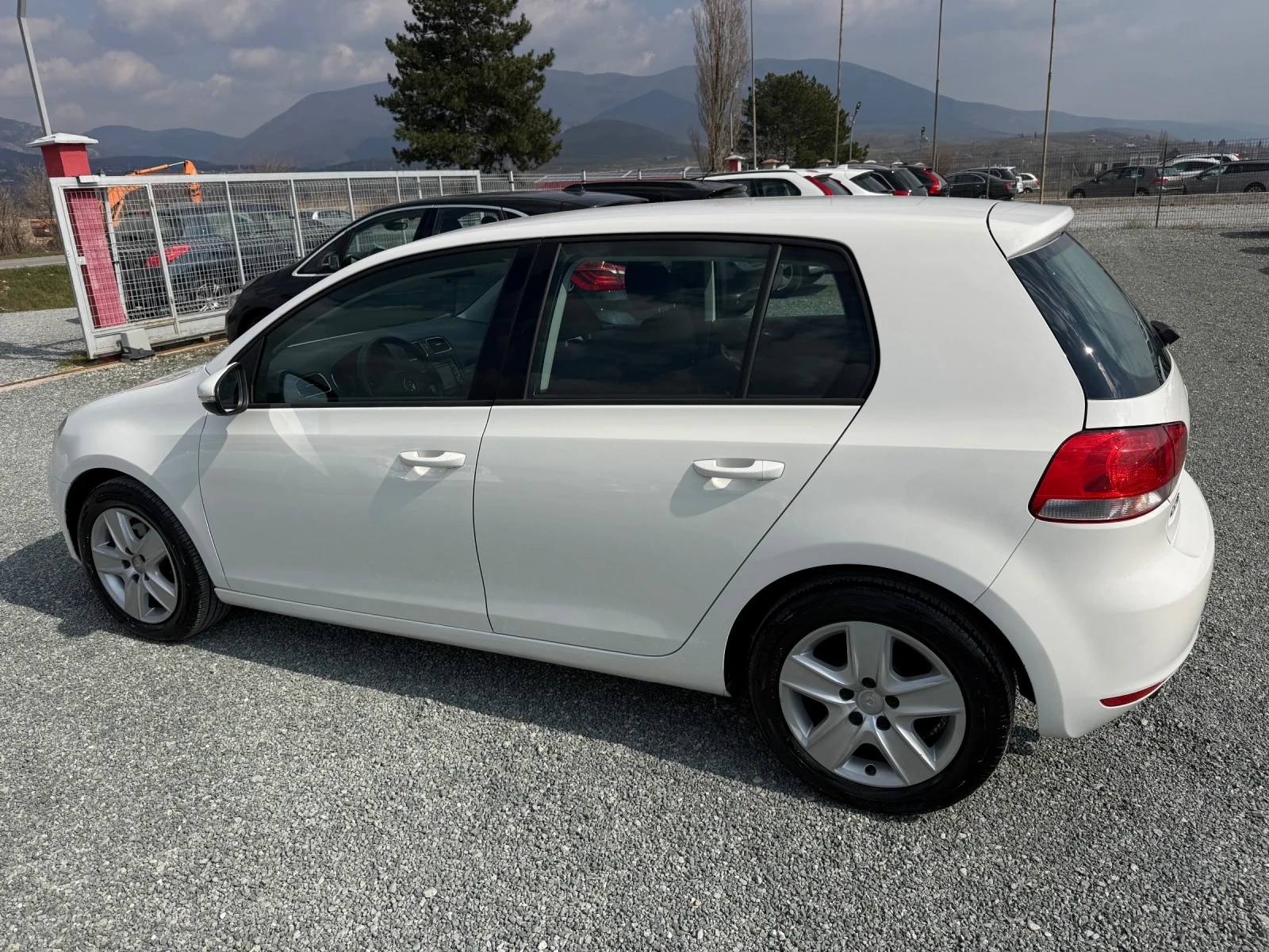 VW Golf (KATO НОВА), снимка 9 - Автомобили и джипове - 53736143