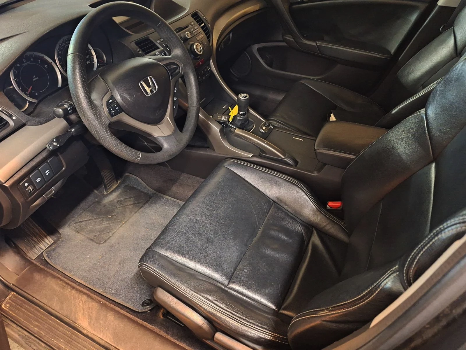 Honda Accord 2.0-16V-155k.c.V-tec, снимка 8 - Автомобили и джипове - 53840095