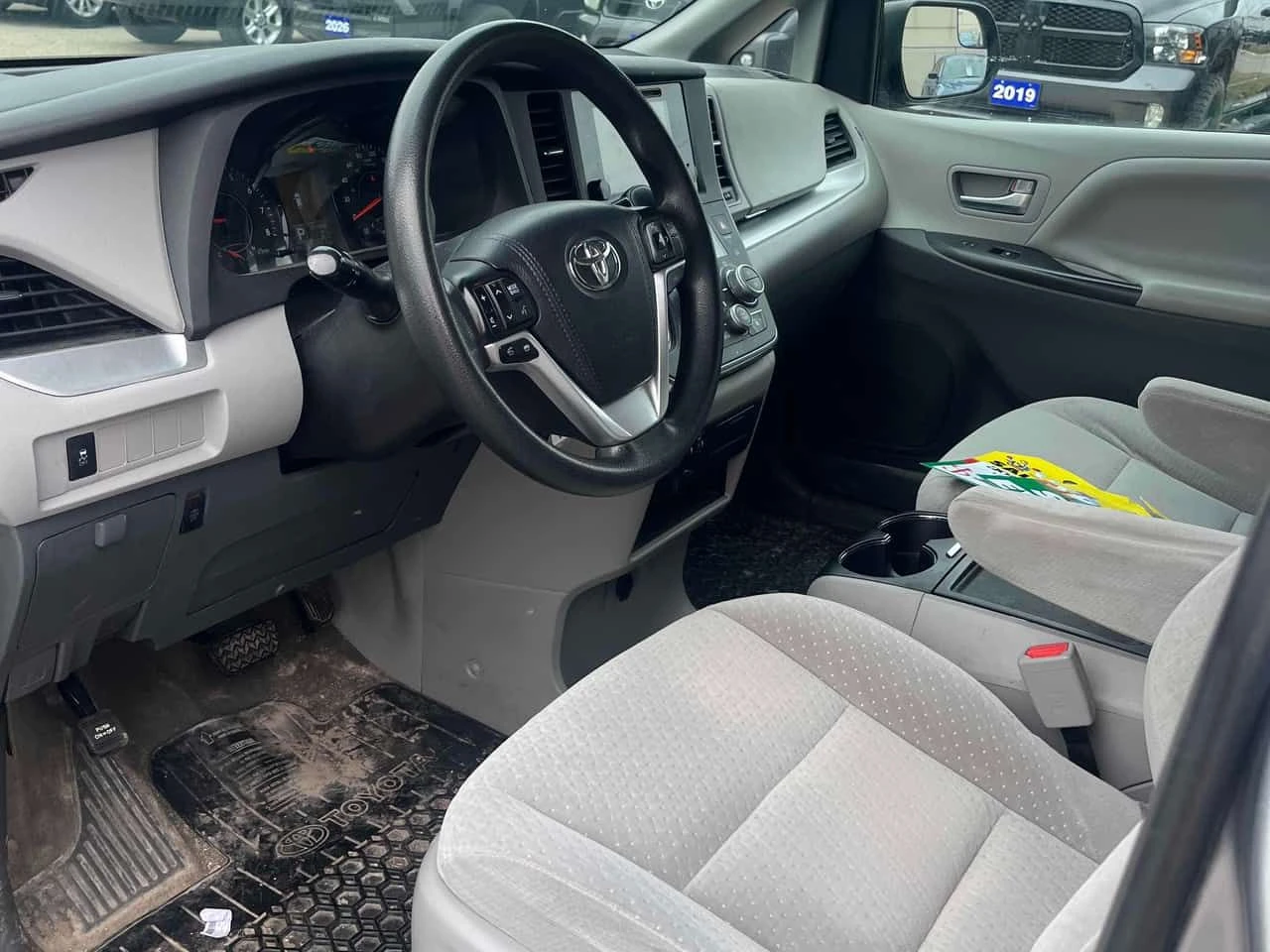 Toyota Sienna * LE * ПОДГРЕВ* KEYLESS* , снимка 10 - Автомобили и джипове - 53965585