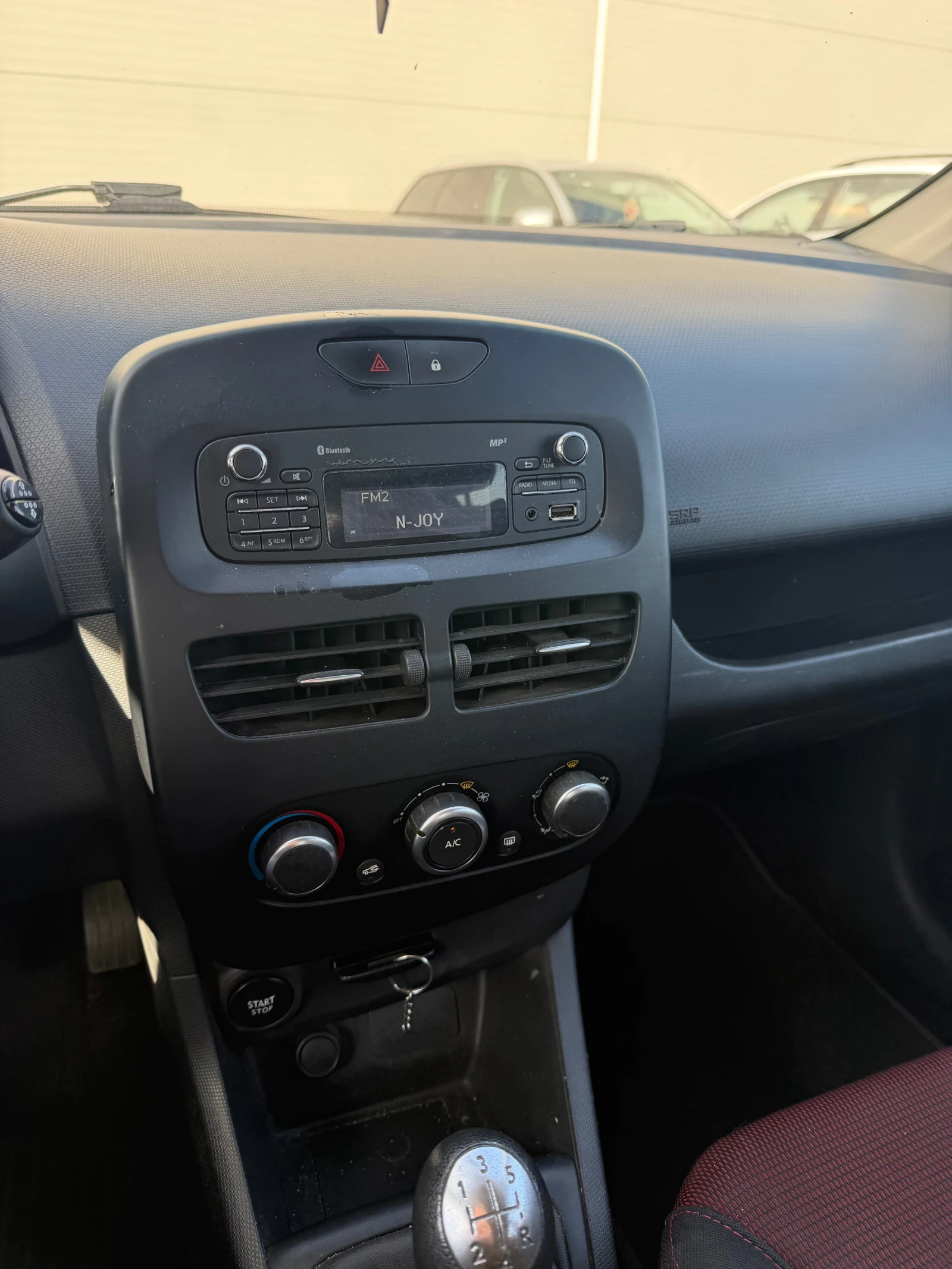 Renault Clio, снимка 5 - Автомобили и джипове - 54225178