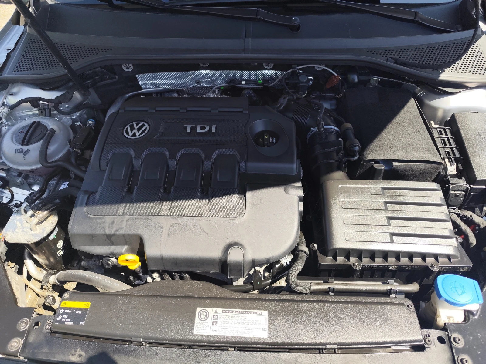 VW Passat 2.0TDi* АВТОМАТИК* LED* NAVI* EURO6B* , снимка 15 - Автомобили и джипове - 54328799