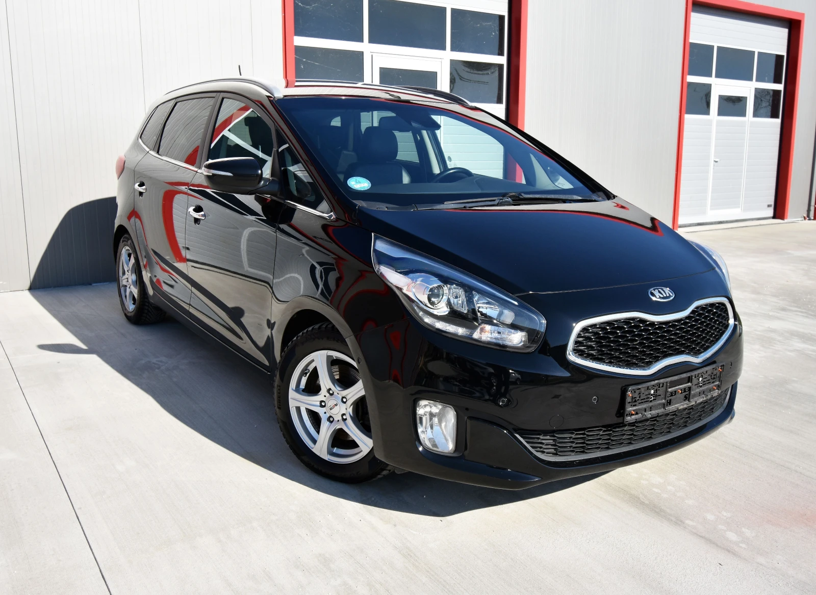 Kia Carens Автоматик, 7 места, всички екстри!