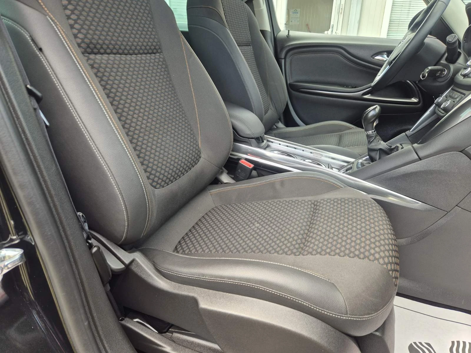 Opel Zafira 1.6CDTI-FACE LIFT-7 МЕСТА-183.000км, снимка 13 - Автомобили и джипове - 54562938