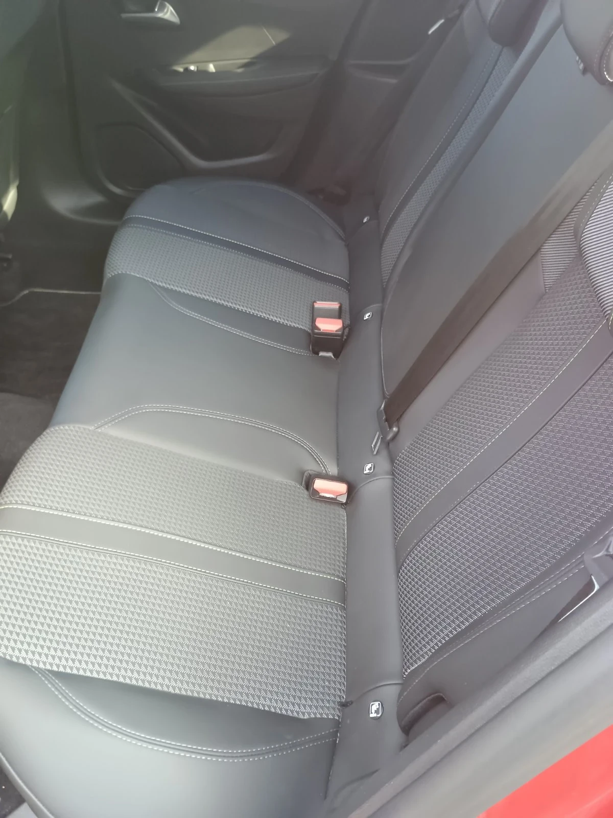 Peugeot 208 GT 131кс., снимка 10 - Автомобили и джипове - 55140315