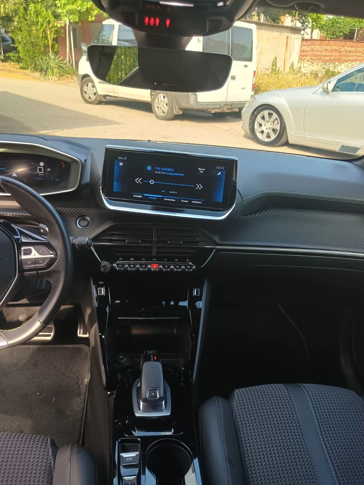 Peugeot 208 GT 131кс., снимка 7 - Автомобили и джипове - 55140315