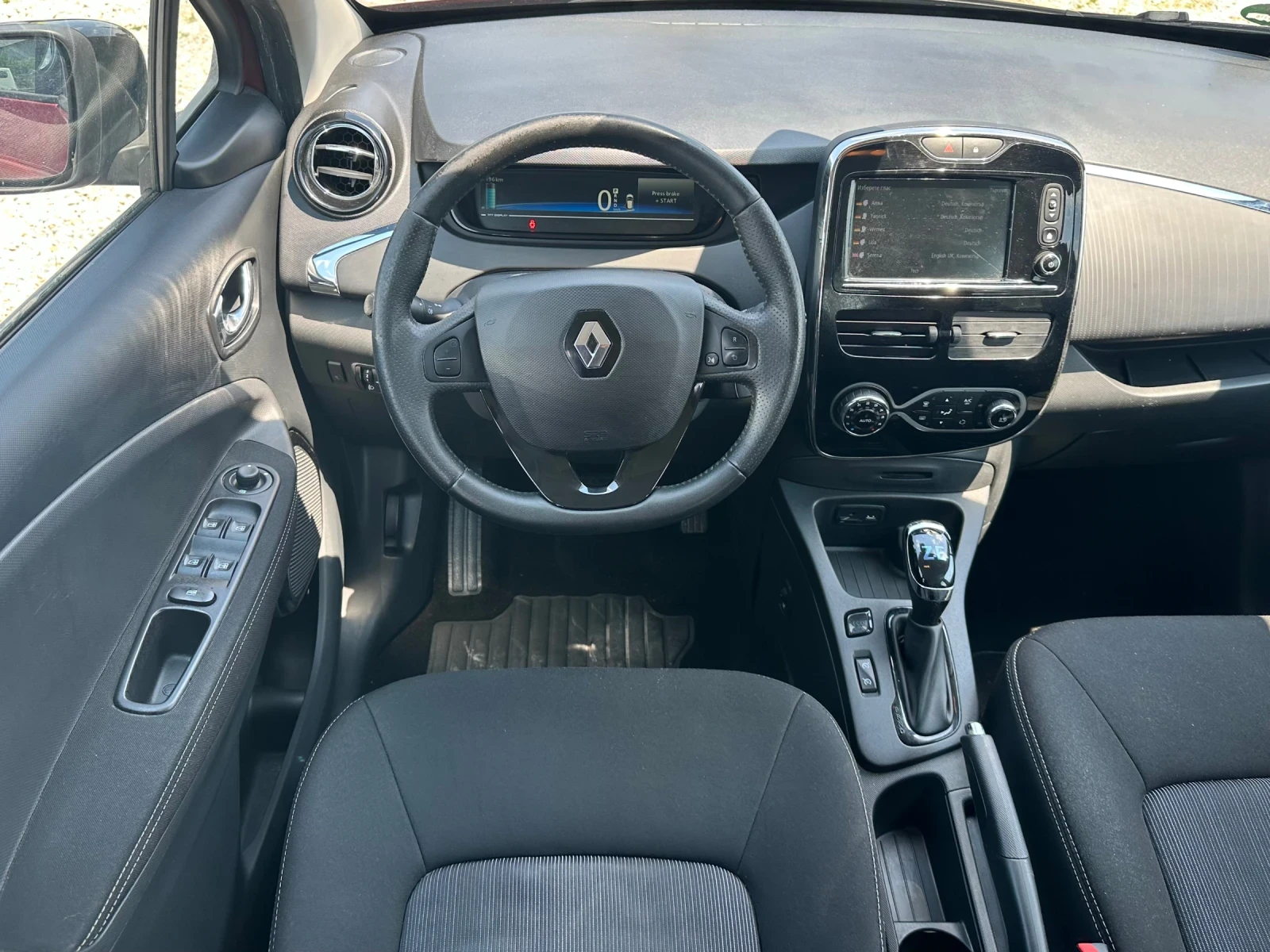 Renault Zoe 41kw/74k km, снимка 10 - Автомобили и джипове - 55393174