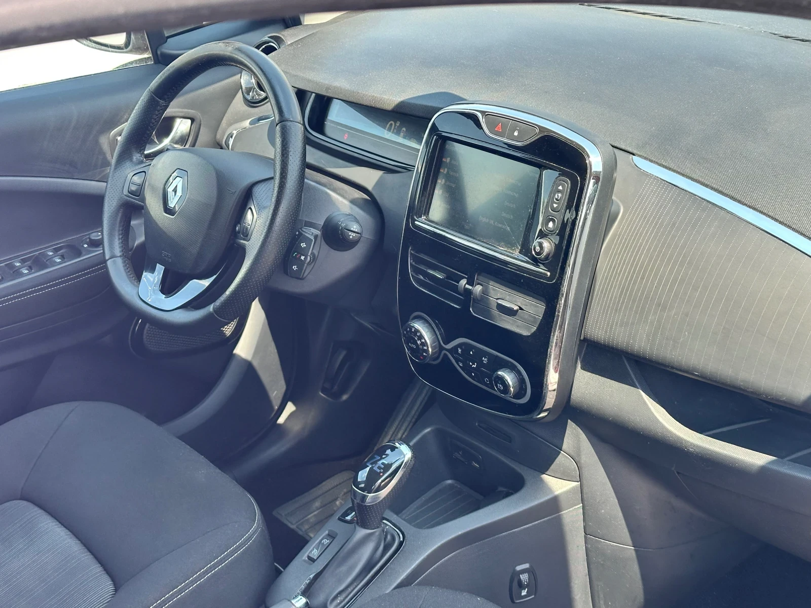 Renault Zoe 41kw/74k km, снимка 12 - Автомобили и джипове - 55393174