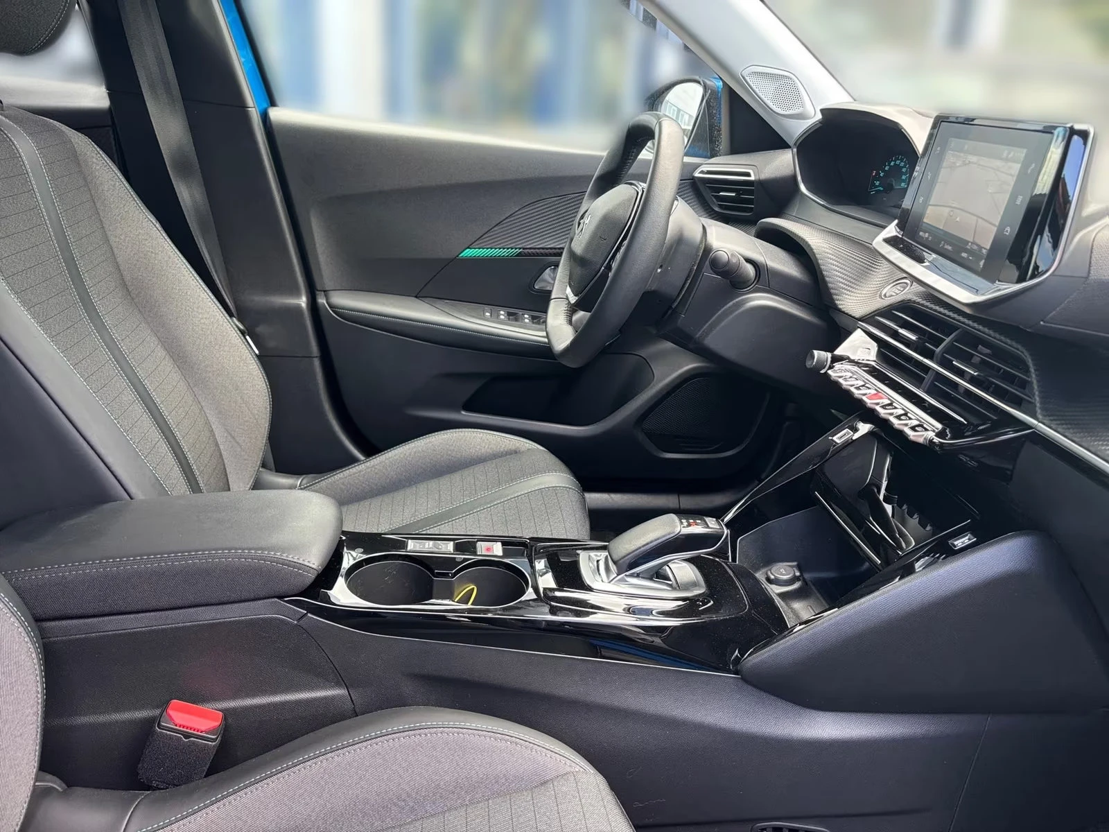 Peugeot 2008 e/ALLURE/136HP/NAVI/CAM/LED/KLESS/640z, снимка 11 - Автомобили и джипове - 55429973