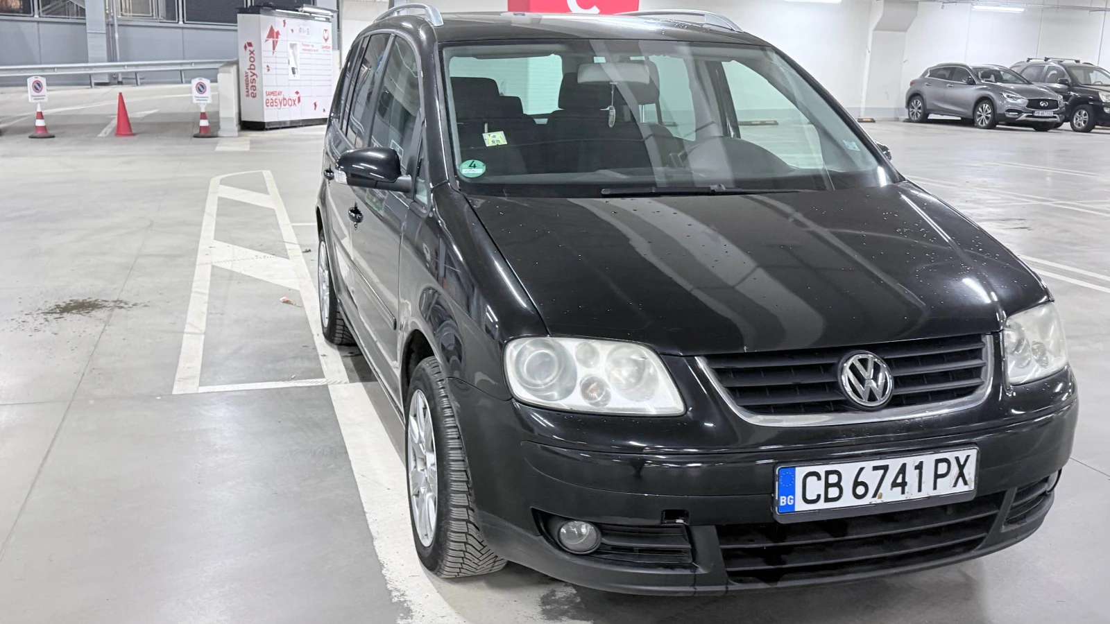 VW Touran 2.0 TDI, снимка 7 - Автомобили и джипове - 56587562