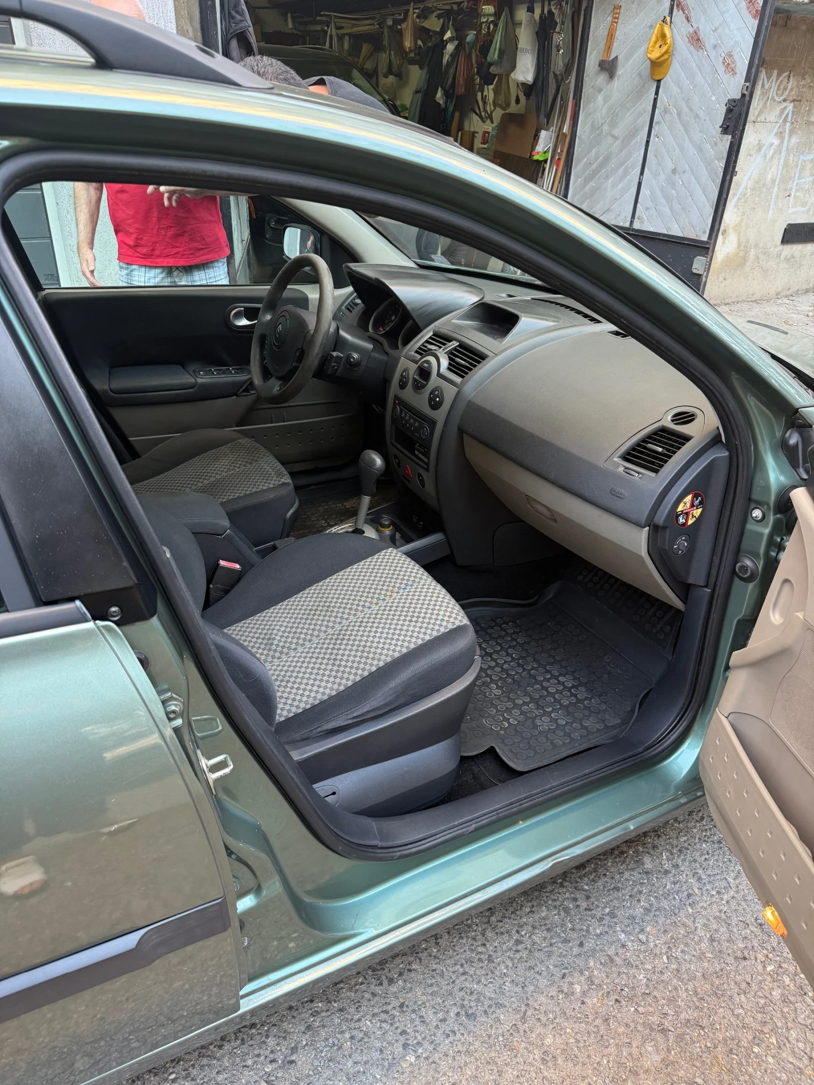 Renault Megane, снимка 6 - Автомобили и джипове - 56136246