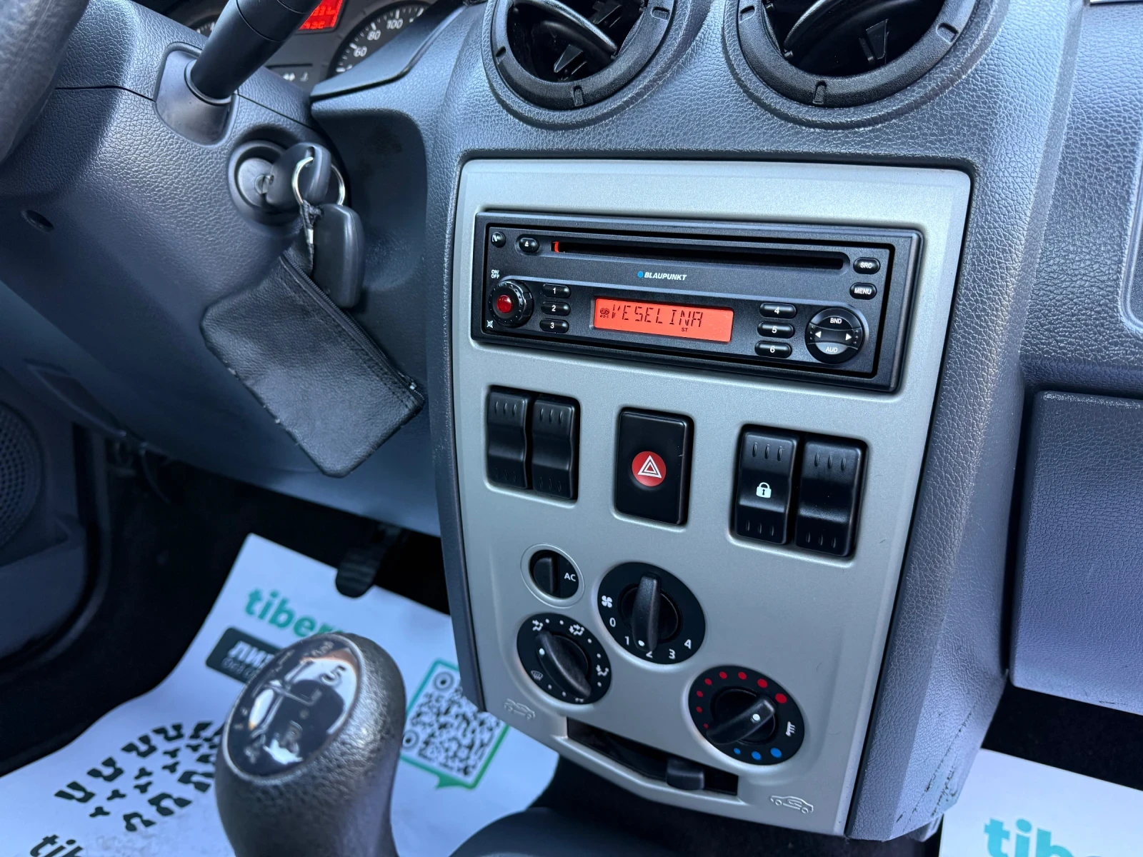 Dacia Logan 1.6i * Pickup* Clima* , снимка 10 - Автомобили и джипове - 56171168