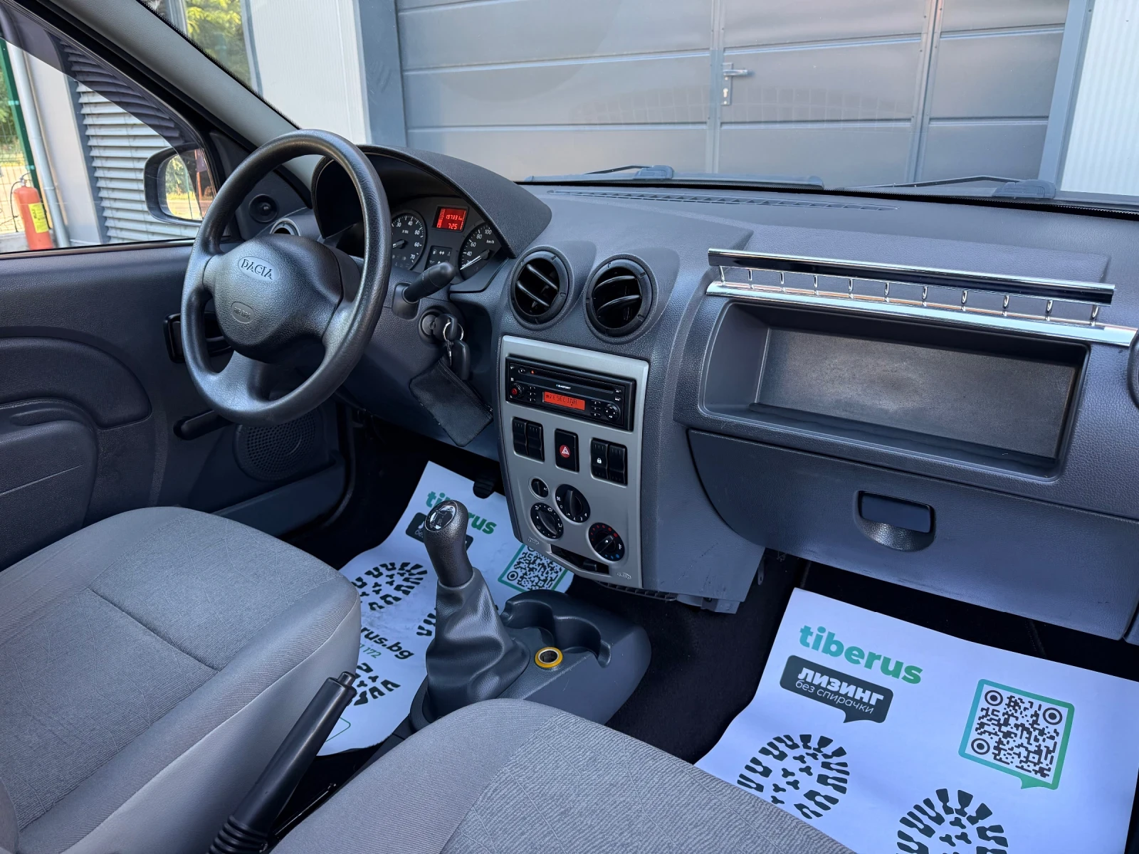 Dacia Logan 1.6i * Pickup* Clima* , снимка 9 - Автомобили и джипове - 56171168
