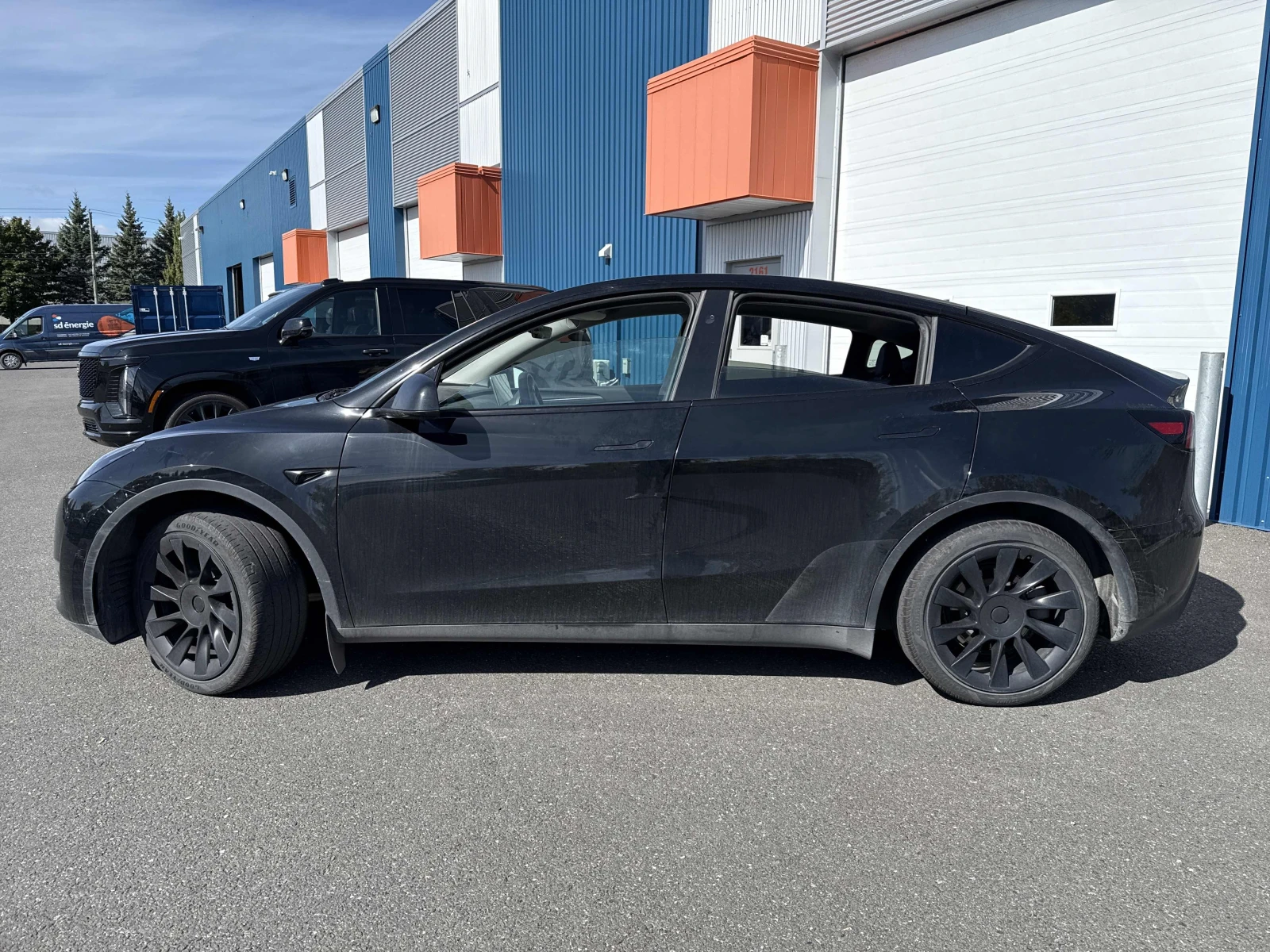 Tesla Model Y RWD, АВТОКРЕДИТ, снимка 2 - Автомобили и джипове - 56228292