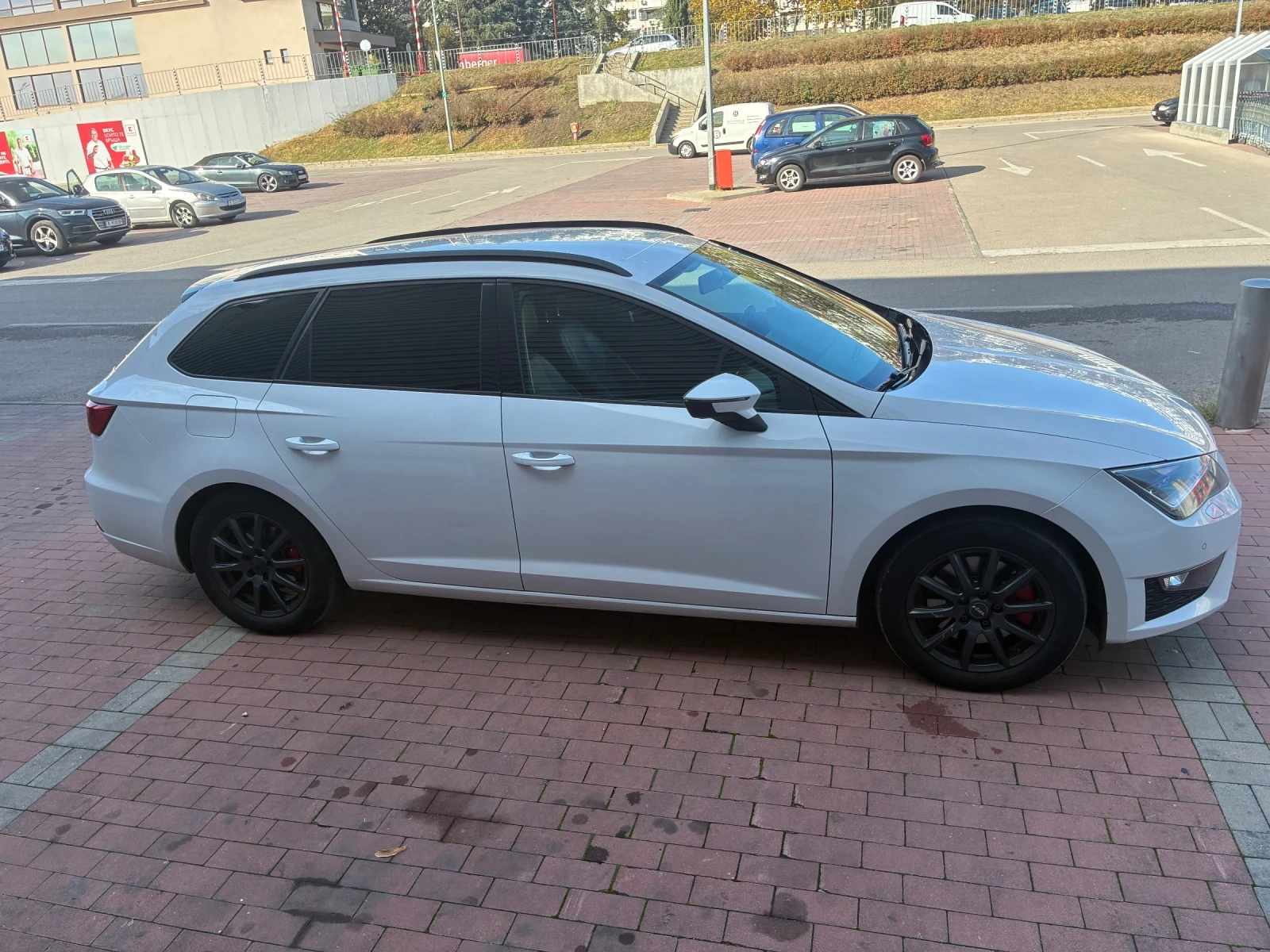 Seat Leon ST FR Full Led, снимка 6 - Автомобили и джипове - 56585664