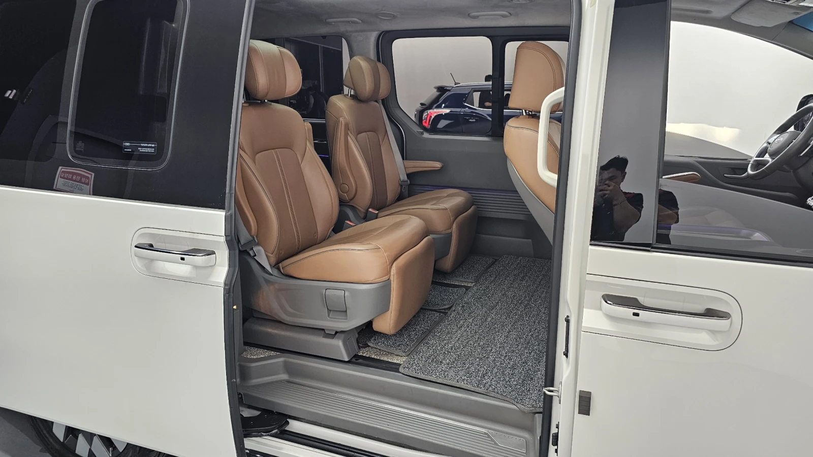 Hyundai Staria 3.5 Mobility BLIND SPOT ������ ����* encareu.com | Mobile.bg � ����������� 11