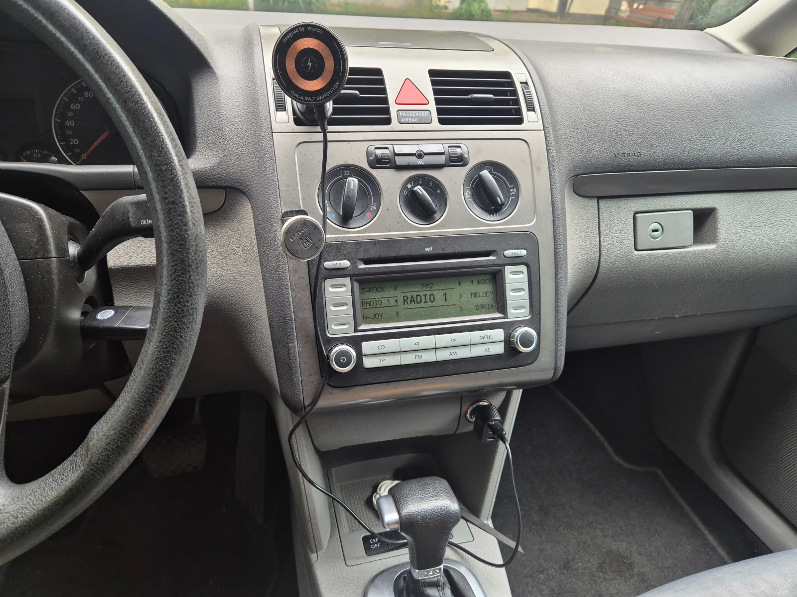 VW Touran, снимка 5 - Автомобили и джипове - 56699501