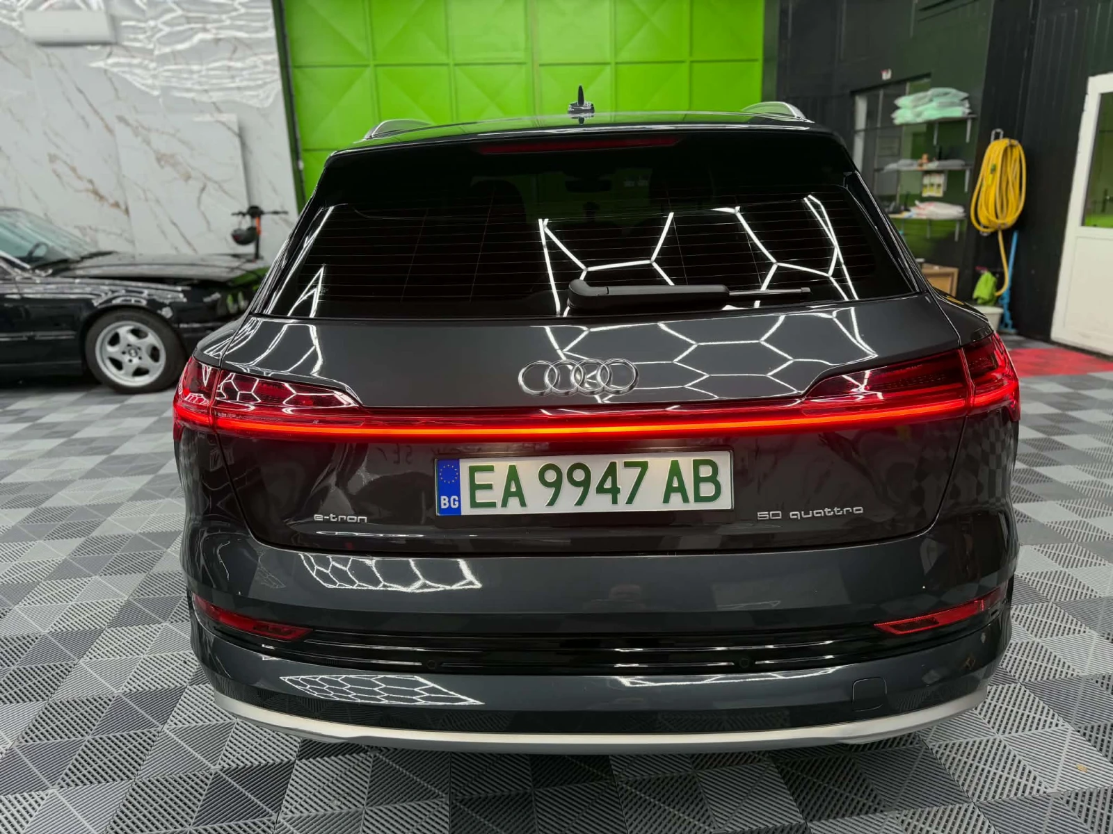 Audi E-Tron, снимка 6 - Автомобили и джипове - 56724545