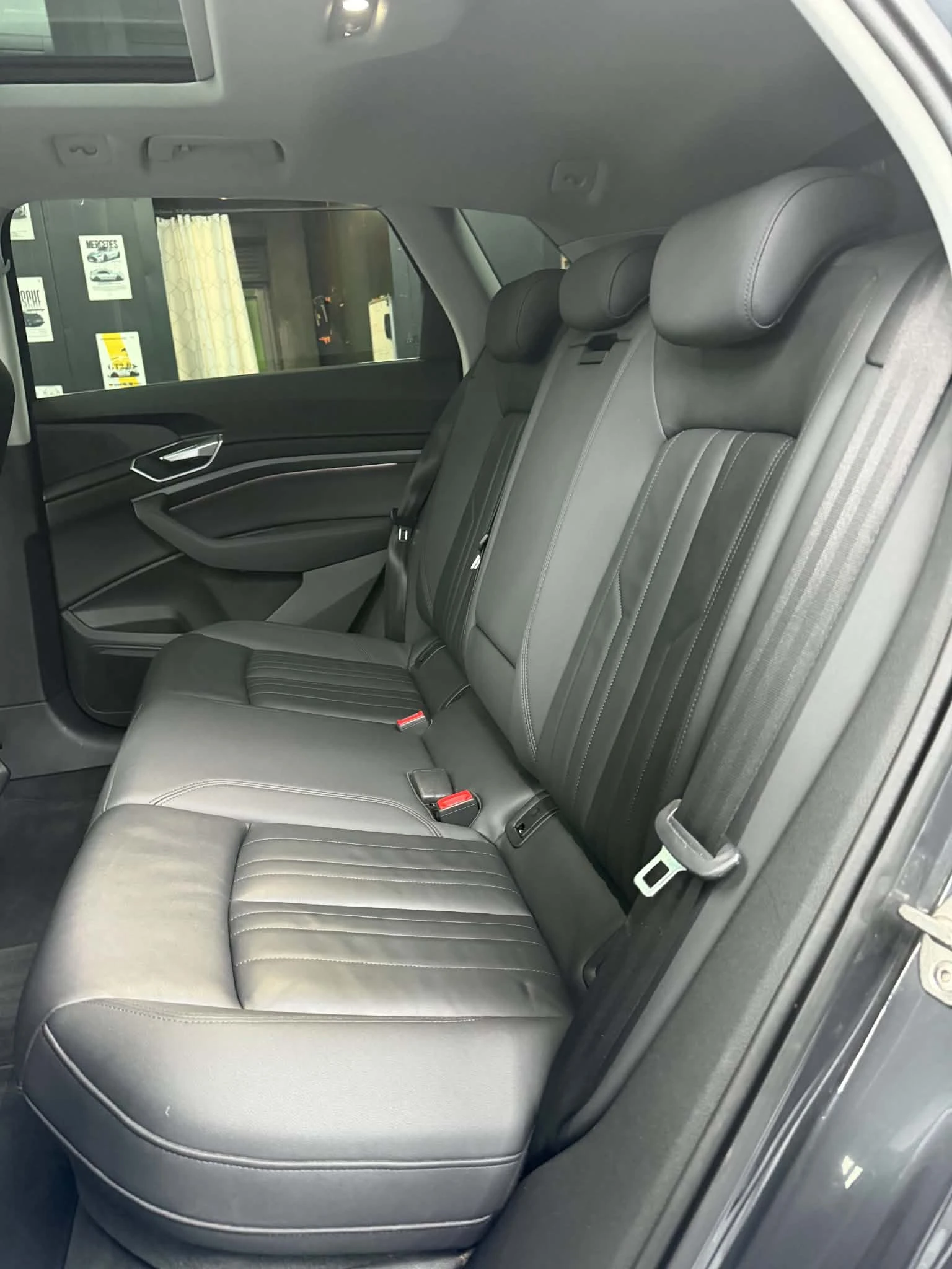 Audi E-Tron, снимка 12 - Автомобили и джипове - 56724545