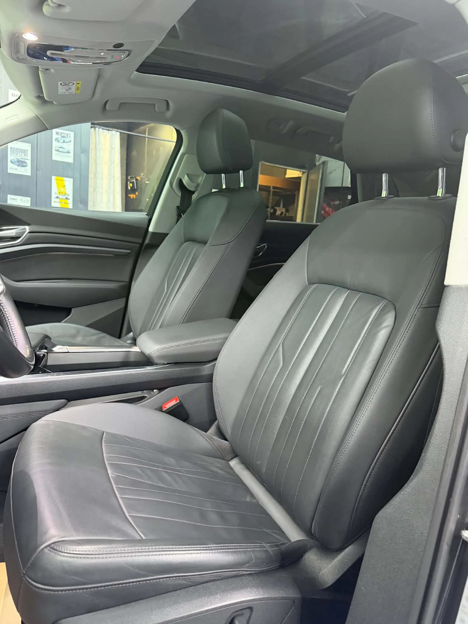Audi E-Tron, снимка 13 - Автомобили и джипове - 56724545