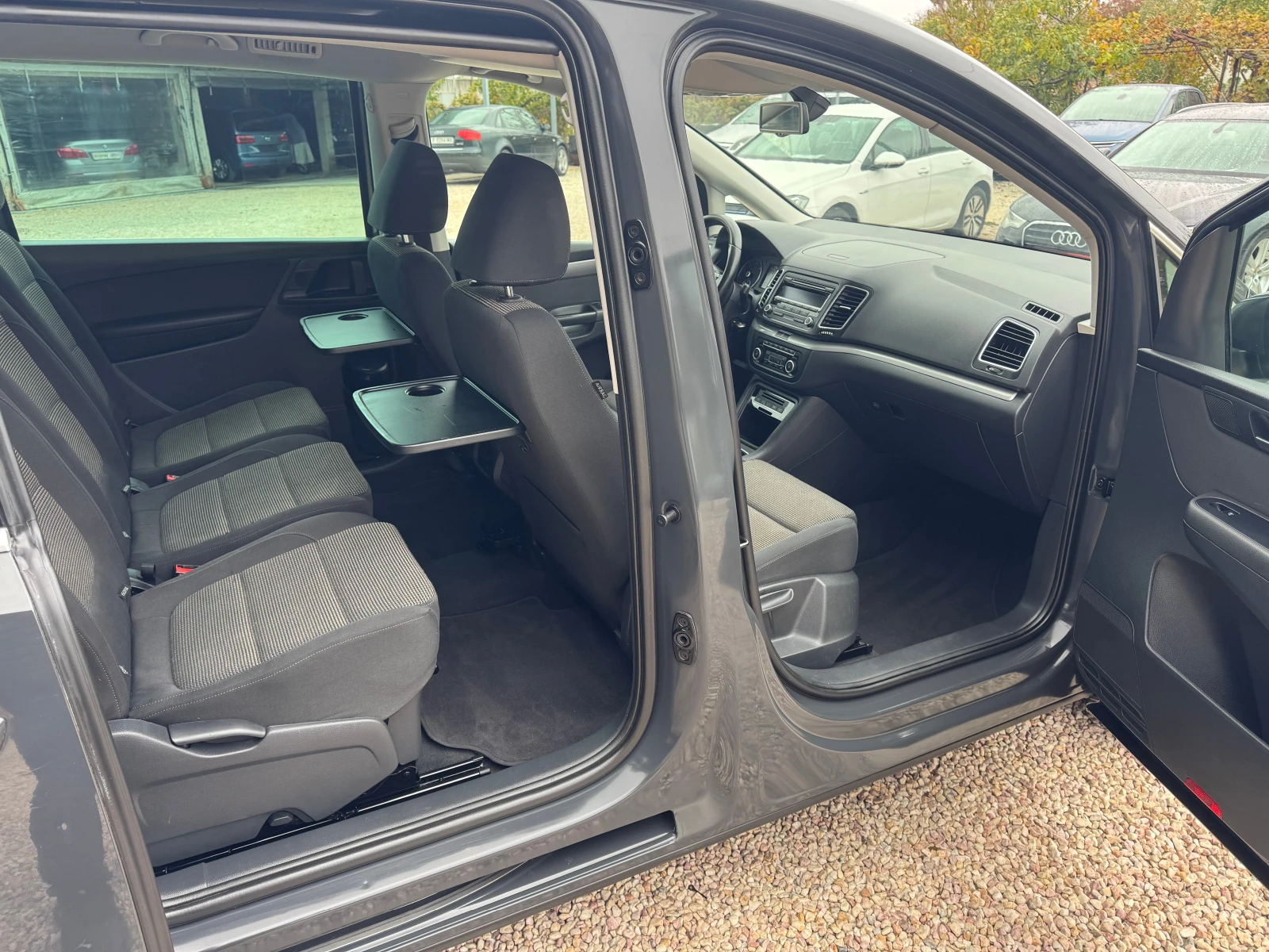 VW Sharan 2.0TDI, снимка 17 - Автомобили и джипове - 56735452