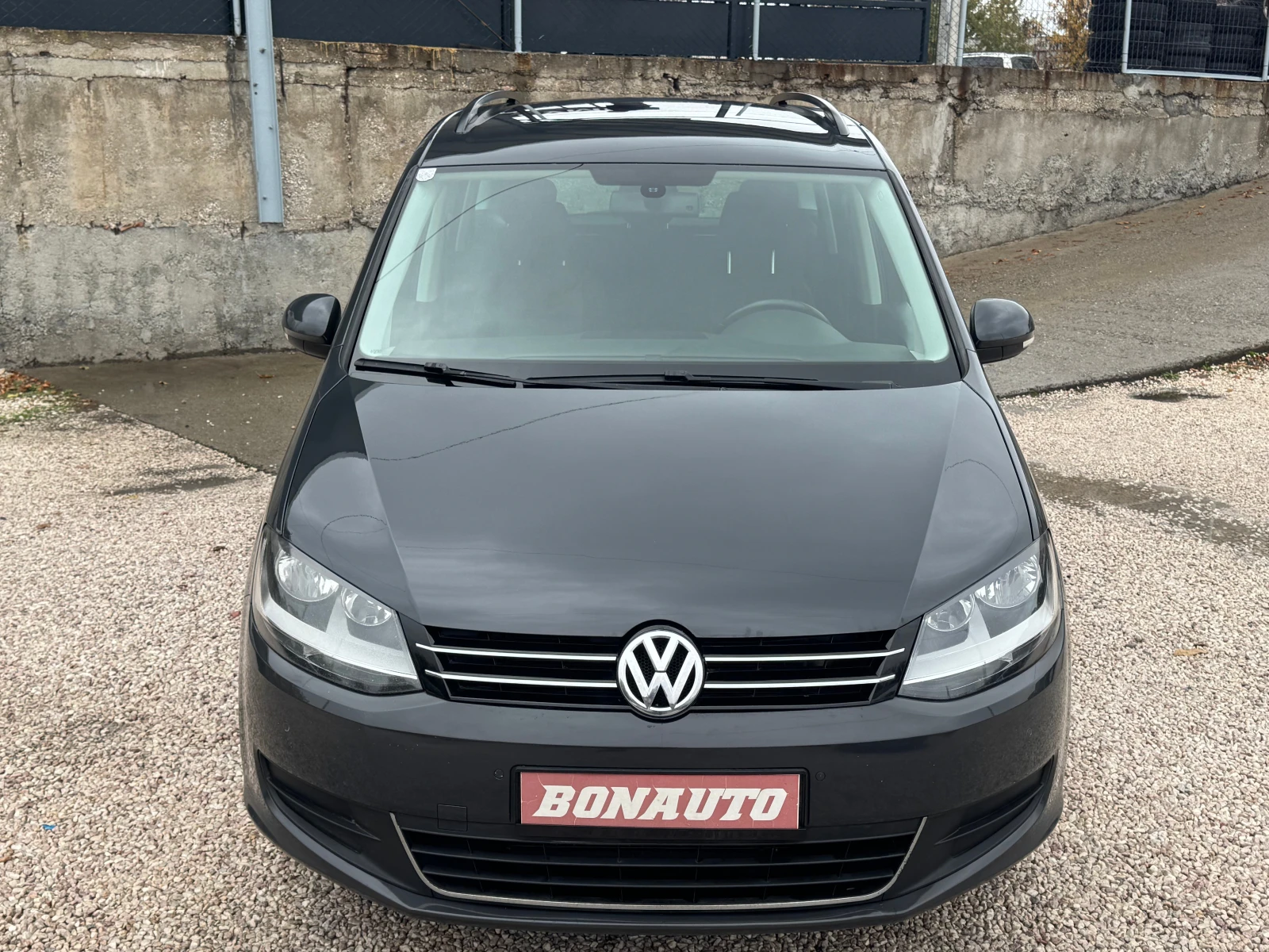 VW Sharan 2.0TDI, снимка 2 - Автомобили и джипове - 56735452