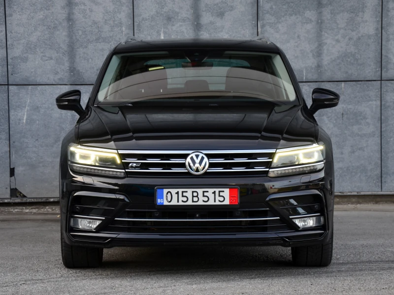 VW Tiguan R-Line* 4x4* 360*  Distronic* Digital* 190, снимка 6 - Автомобили и джипове - 52155548